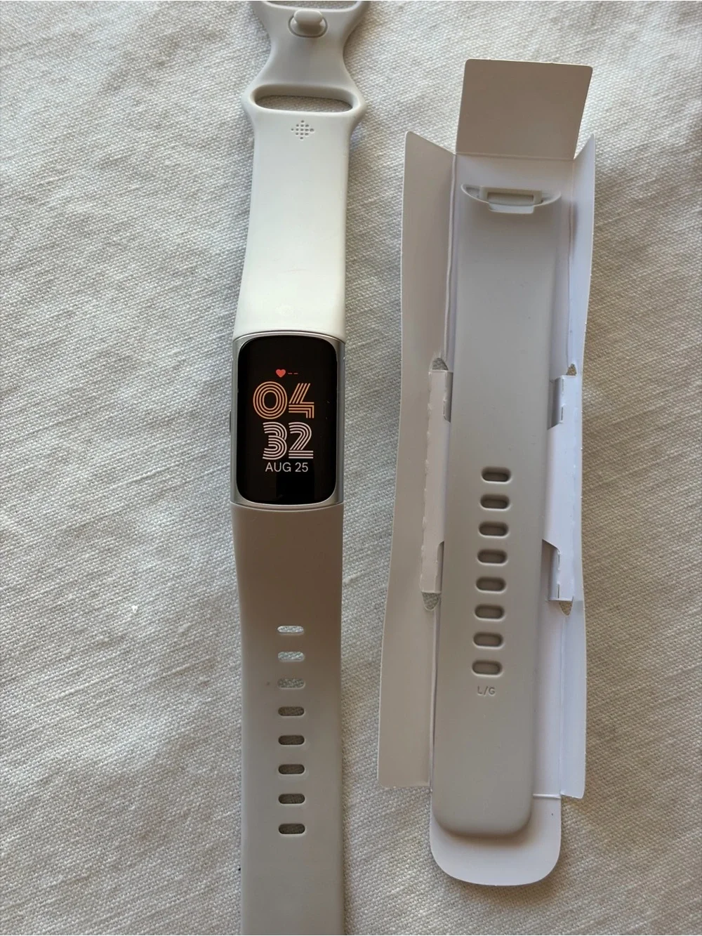 Fitbit Charge 6 Porcelain